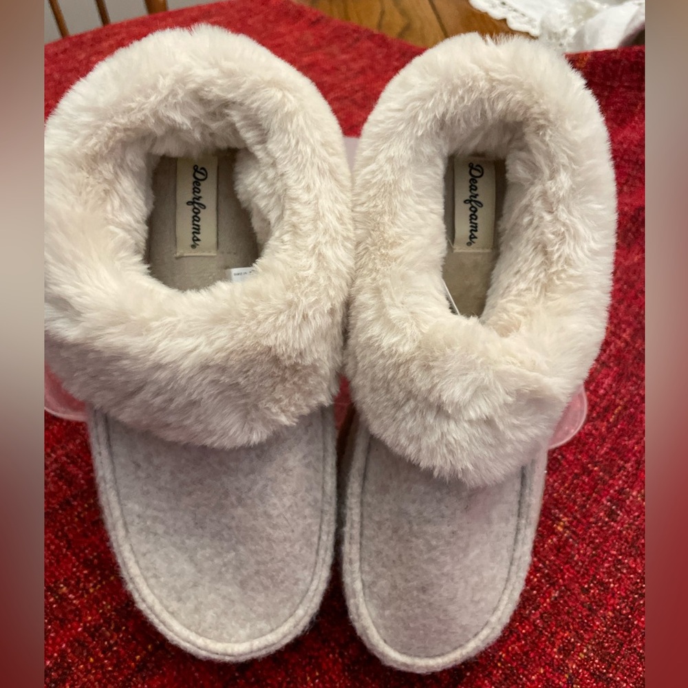 Dearfoams Cream Plush Slippers